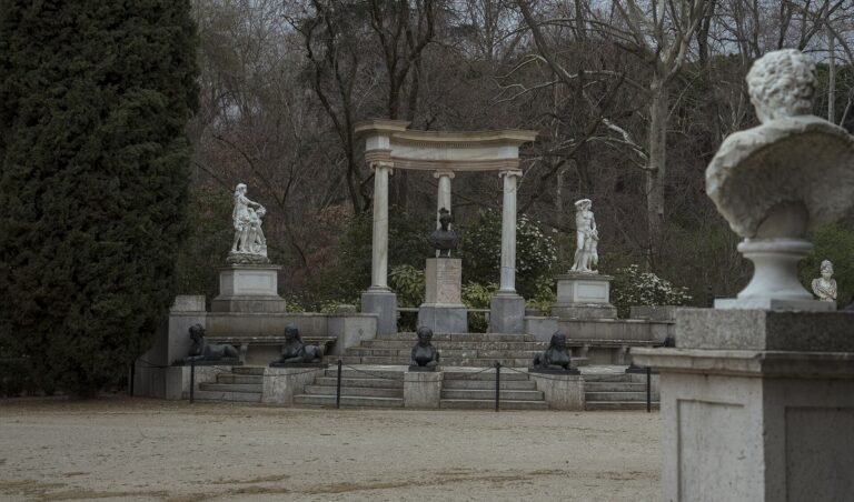Un paseo por El Capricho, el jardín secreto de Madrid